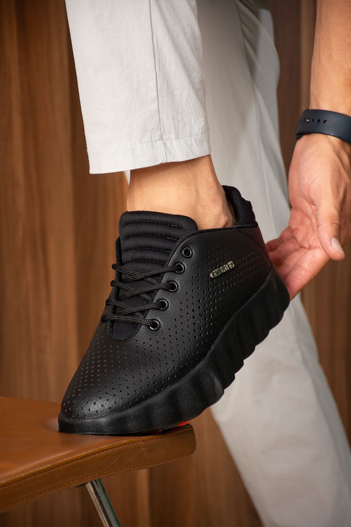 
                  
                    CH2631 - Easy Walk Erkek Ayakkabı DOLARA SIYAH
                  
                