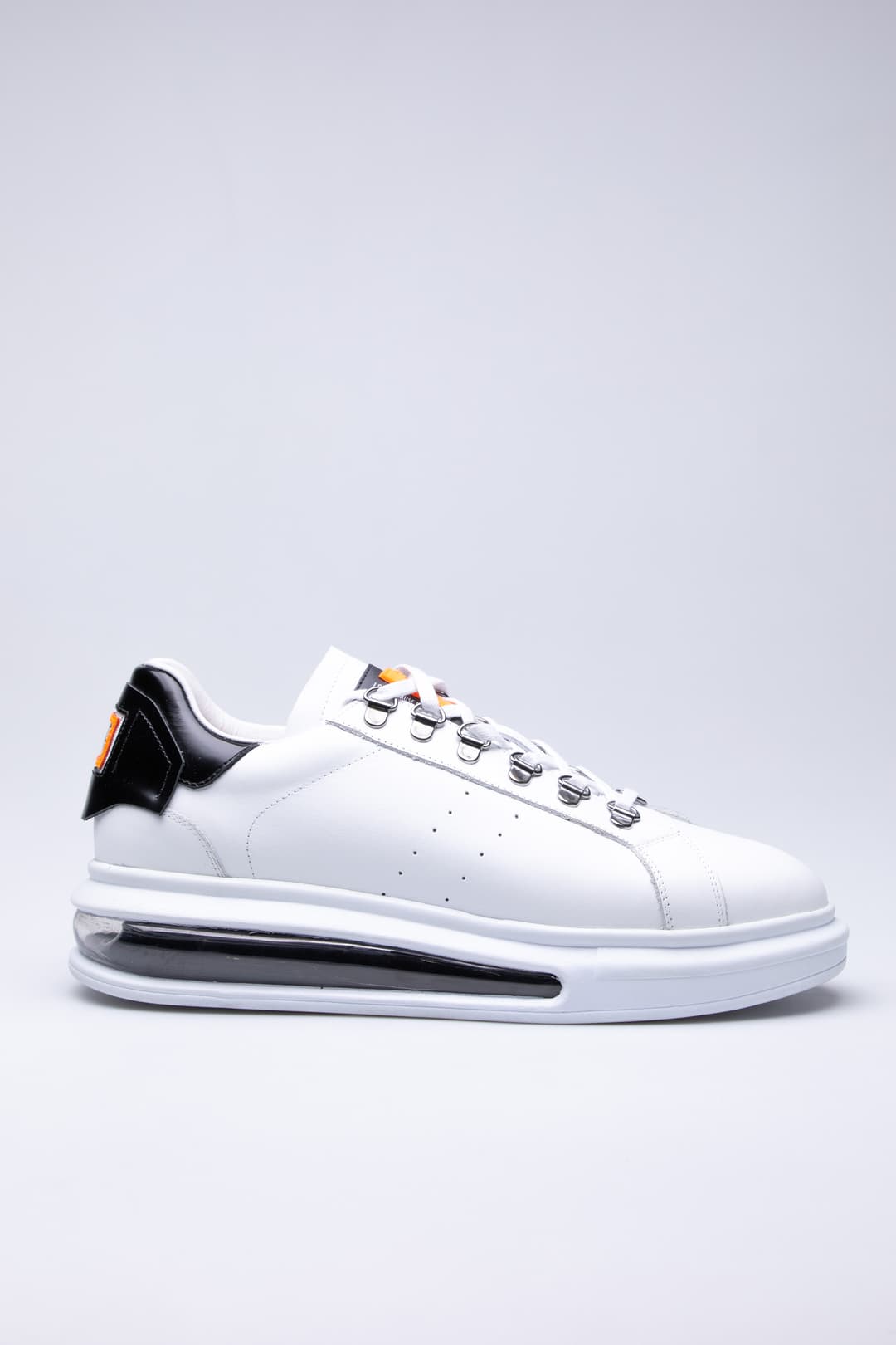 
                  
                    White Semon
                  
                