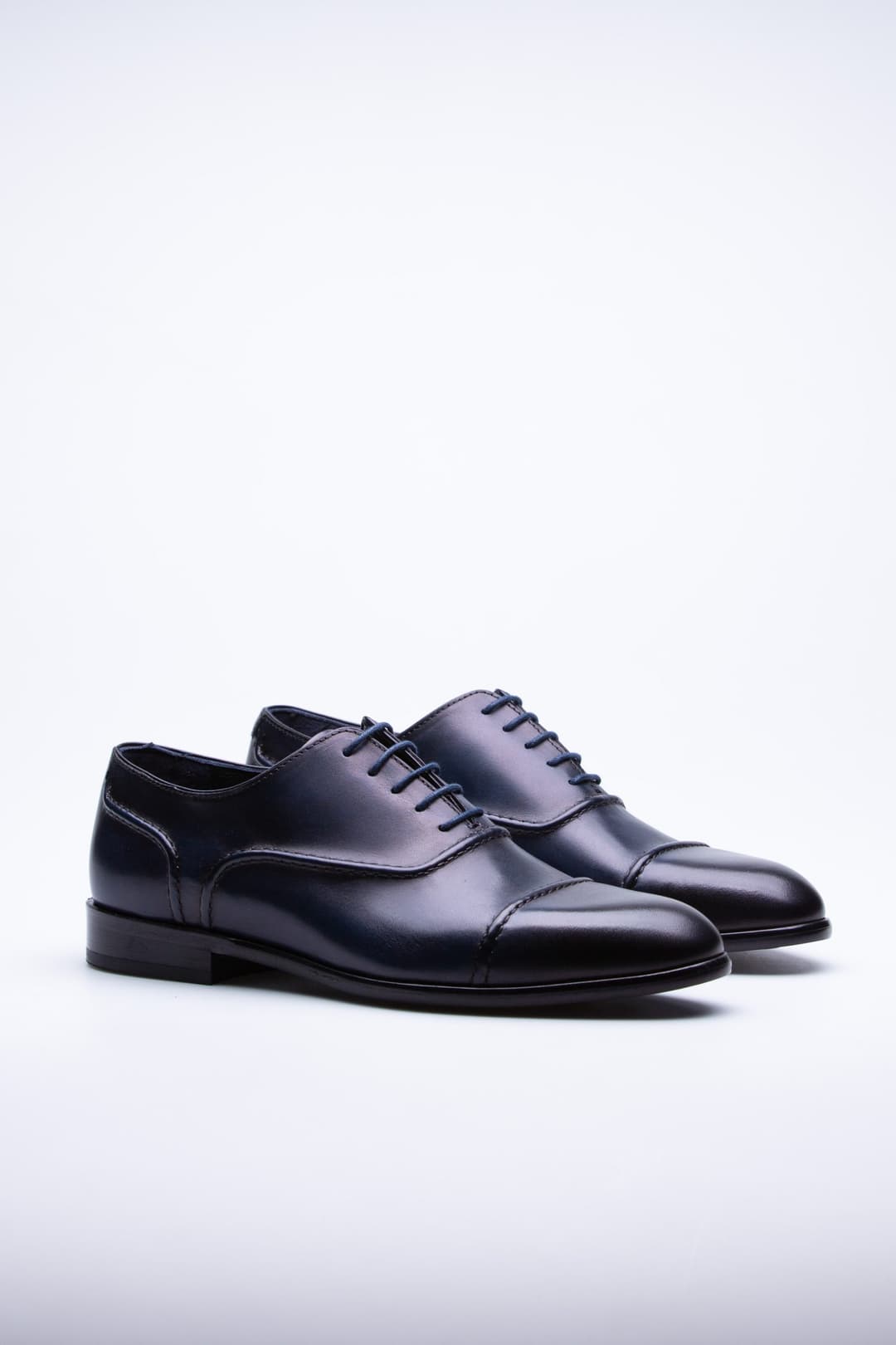 
                  
                    Navy Cecilo
                  
                