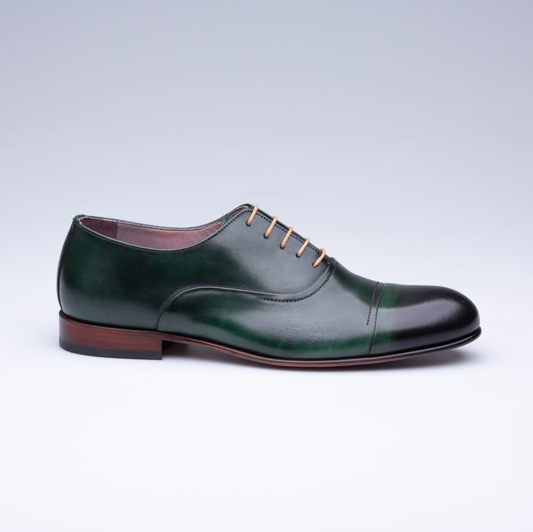 
                  
                    Olive Dapper
                  
                