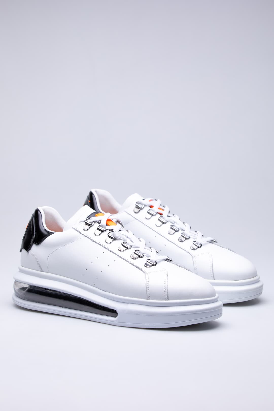 
                  
                    White Semon
                  
                
