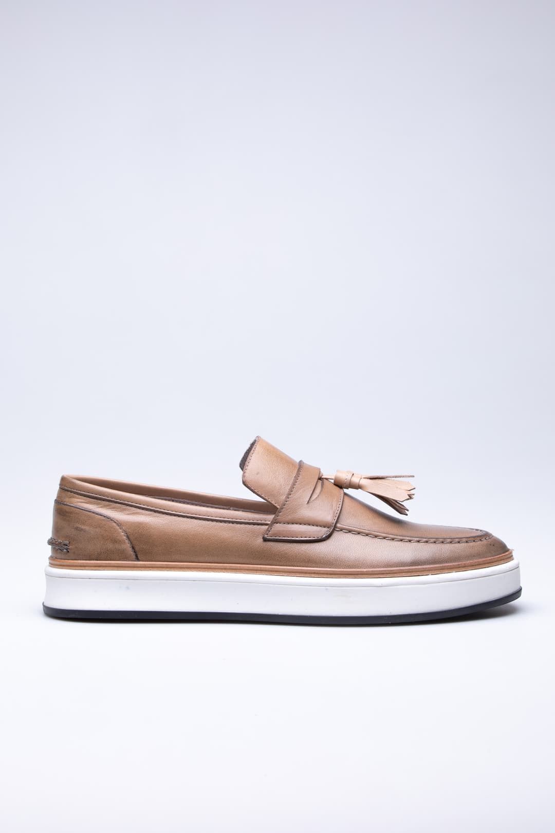 
                  
                    Beige Alba
                  
                
