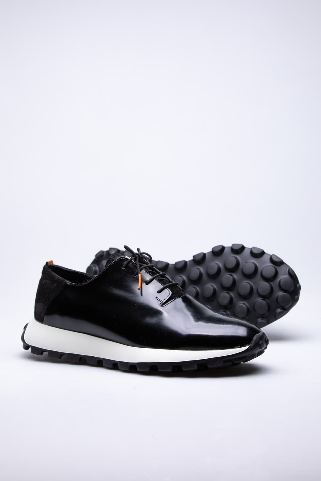 
                  
                    Black Wingtip
                  
                