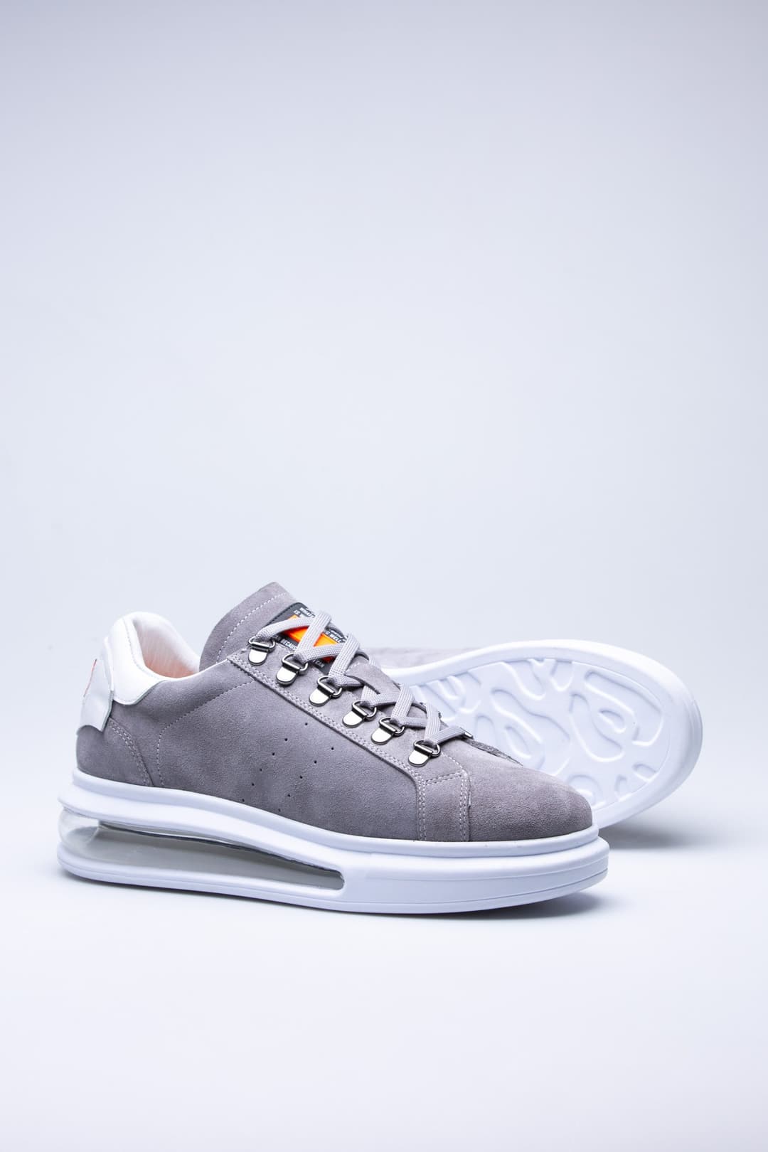
                  
                    Grey Semon
                  
                