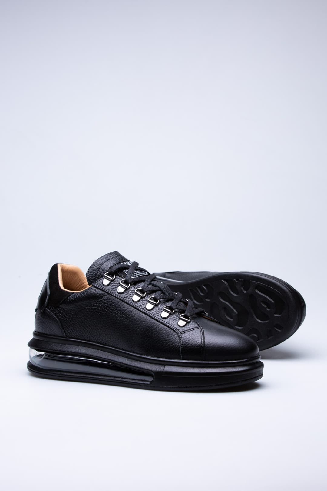 
                  
                    Black Semon
                  
                