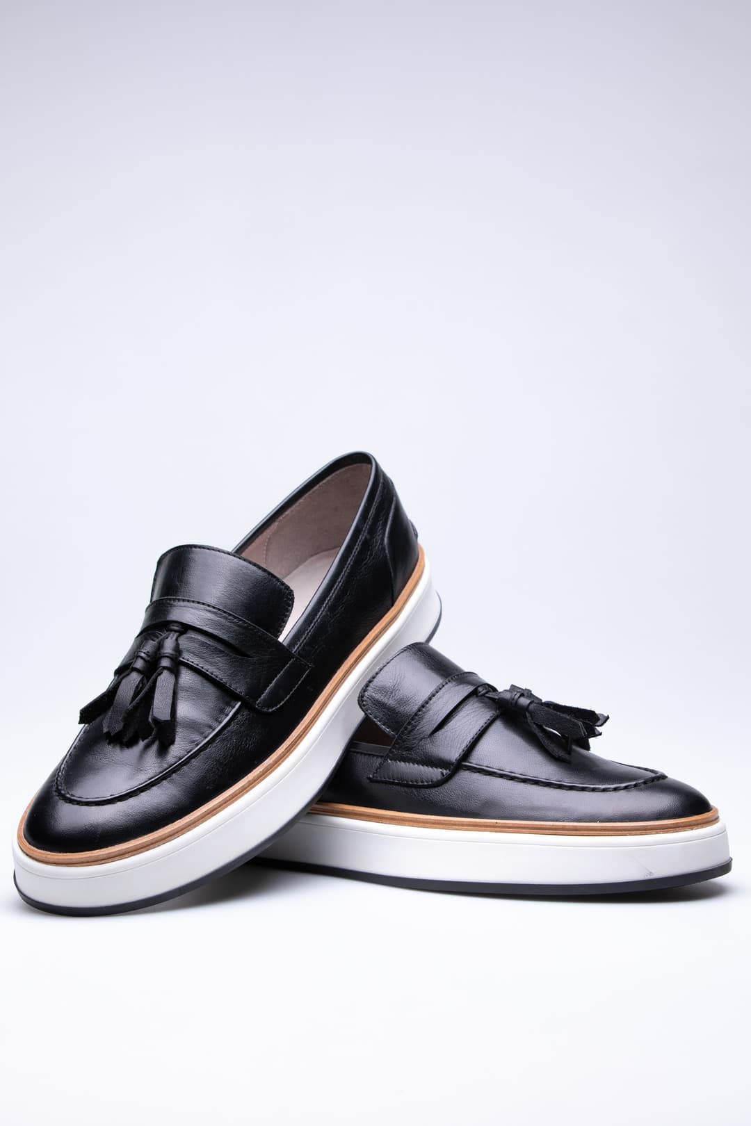 
                  
                    Black Alba
                  
                