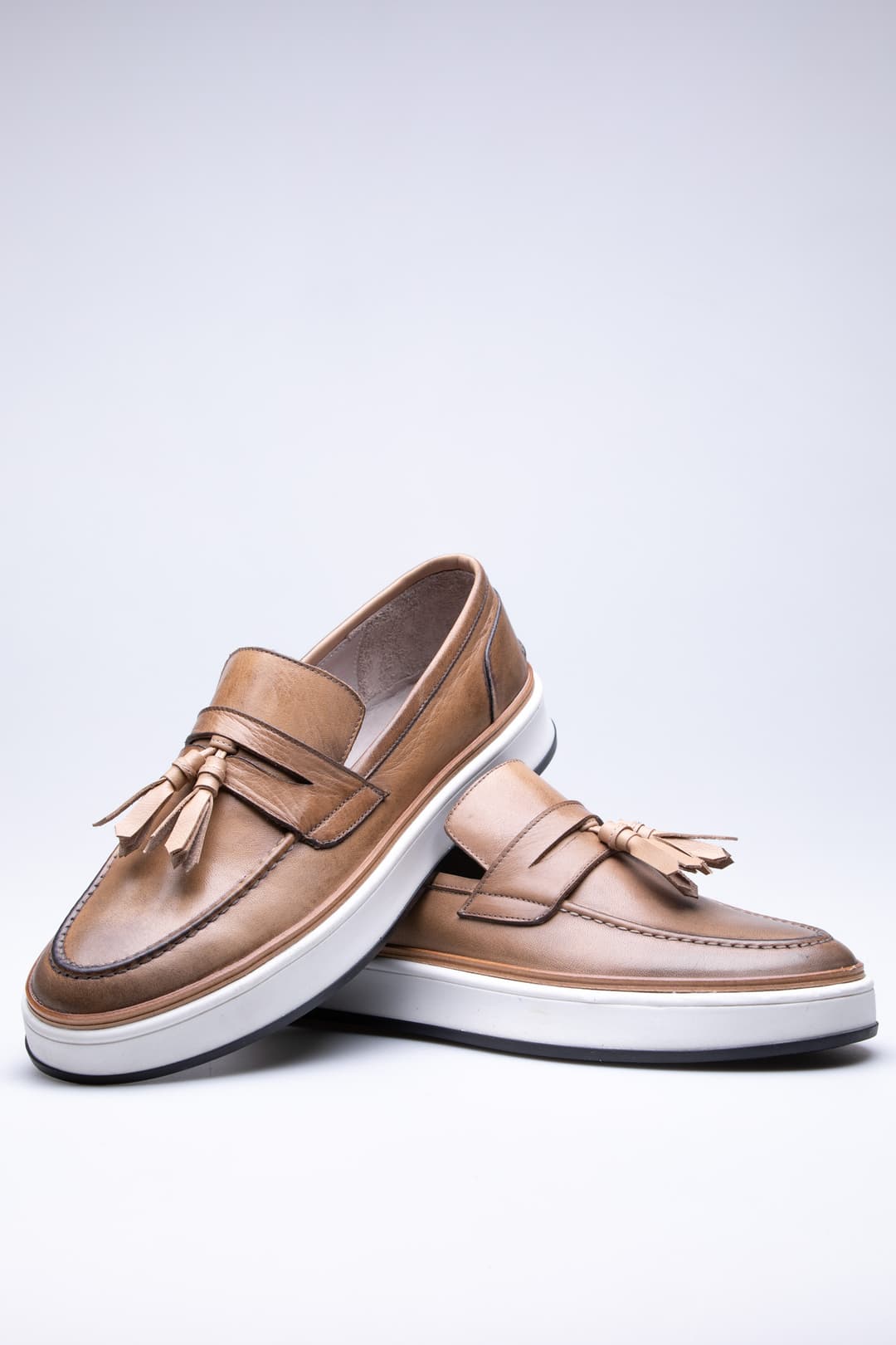 
                  
                    Beige Alba
                  
                