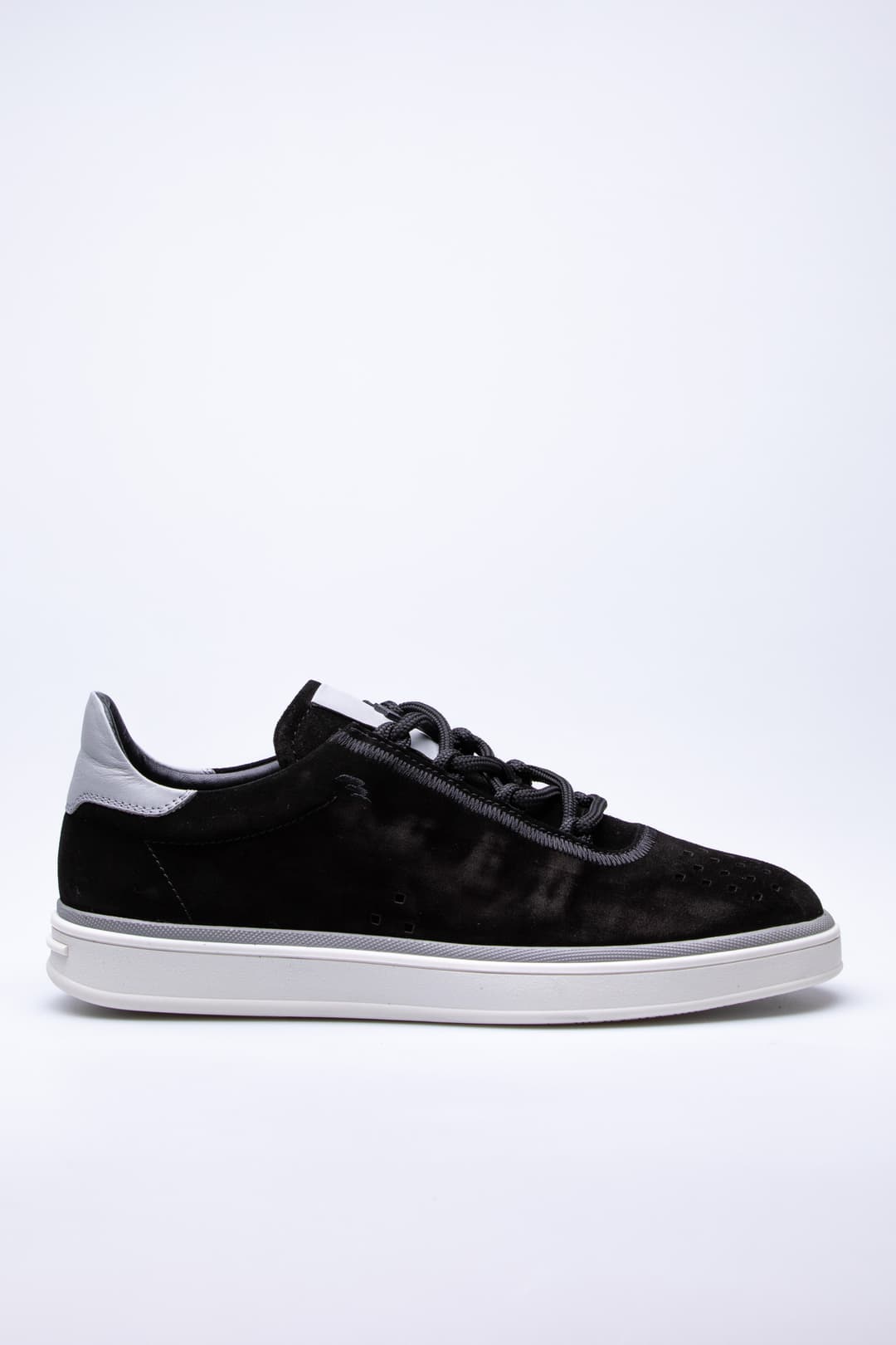 
                  
                    Black Porto
                  
                