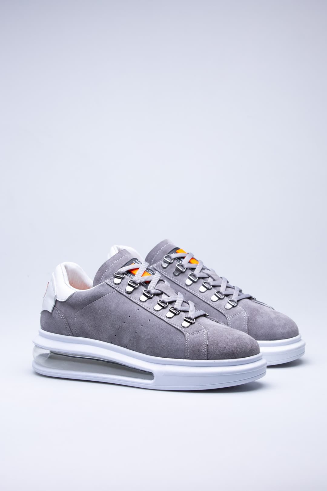 
                  
                    Grey Semon
                  
                
