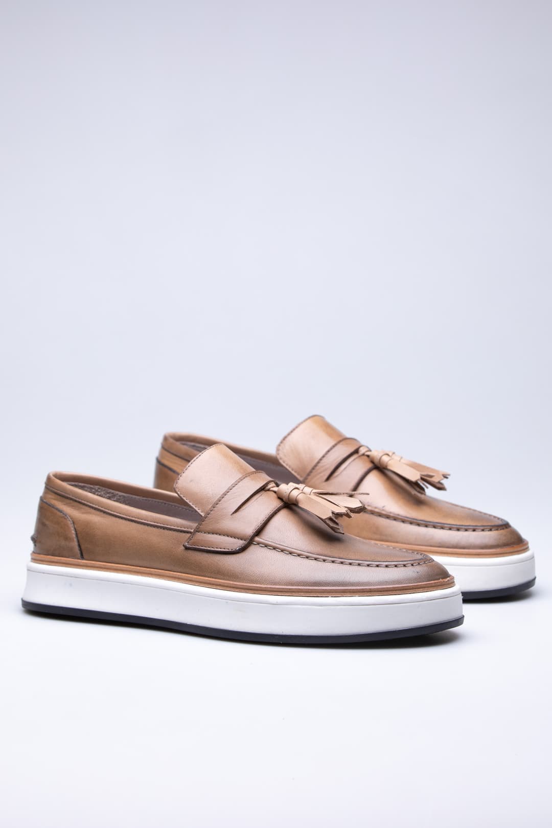 
                  
                    Beige Alba
                  
                
