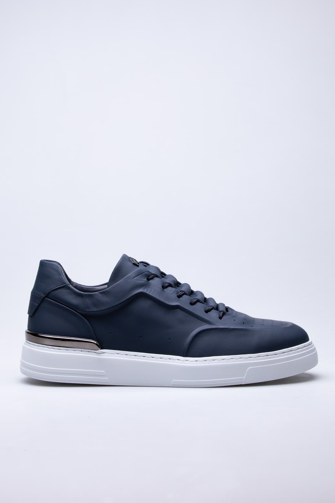 
                  
                    Navy Selvo
                  
                