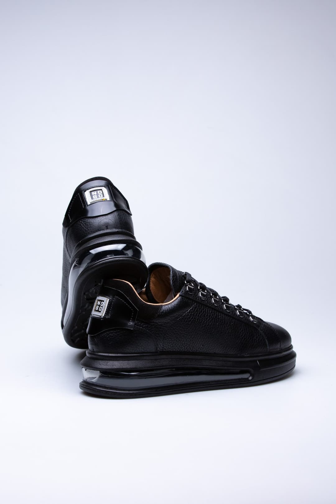 
                  
                    Black Semon
                  
                