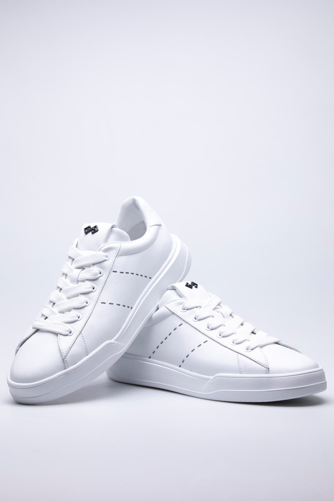 
                  
                    White Leo
                  
                