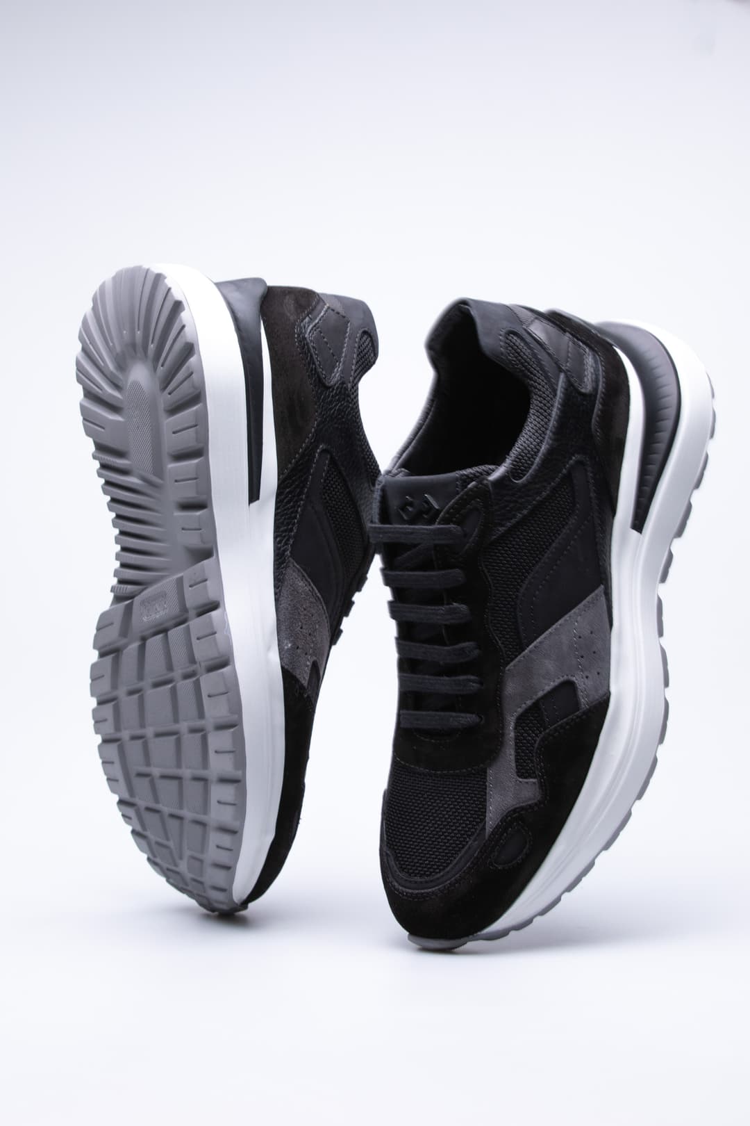 
                  
                    Black Swiss
                  
                
