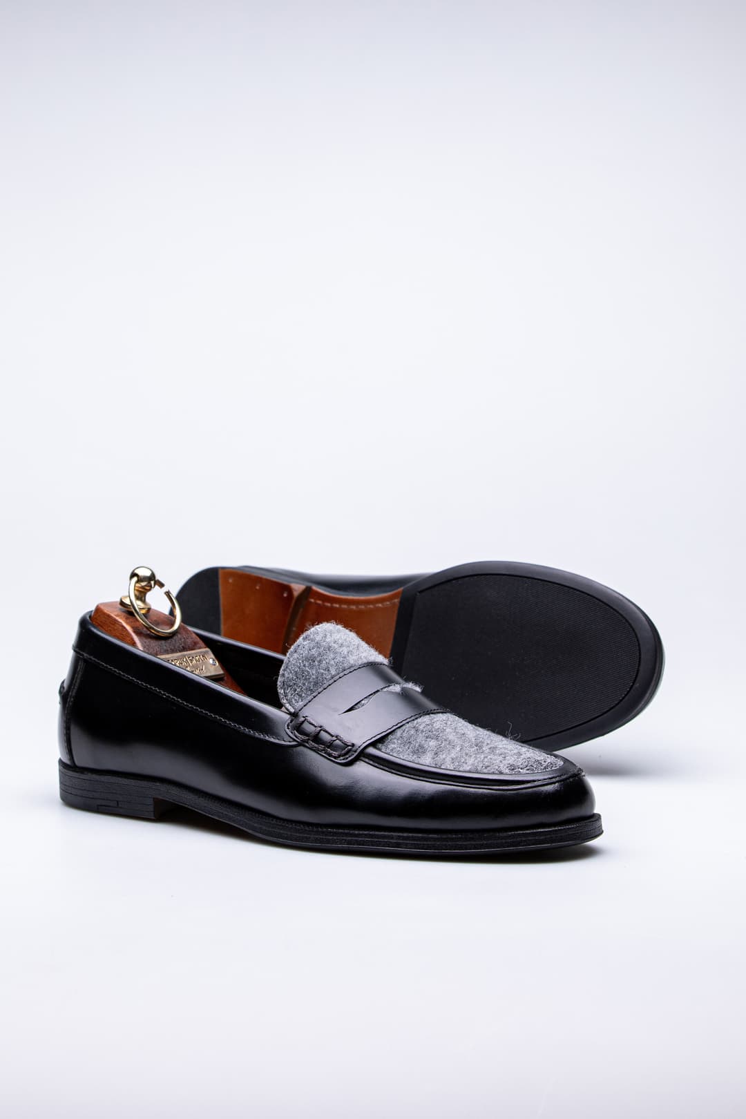 
                  
                    Bold Tex Milano
                  
                