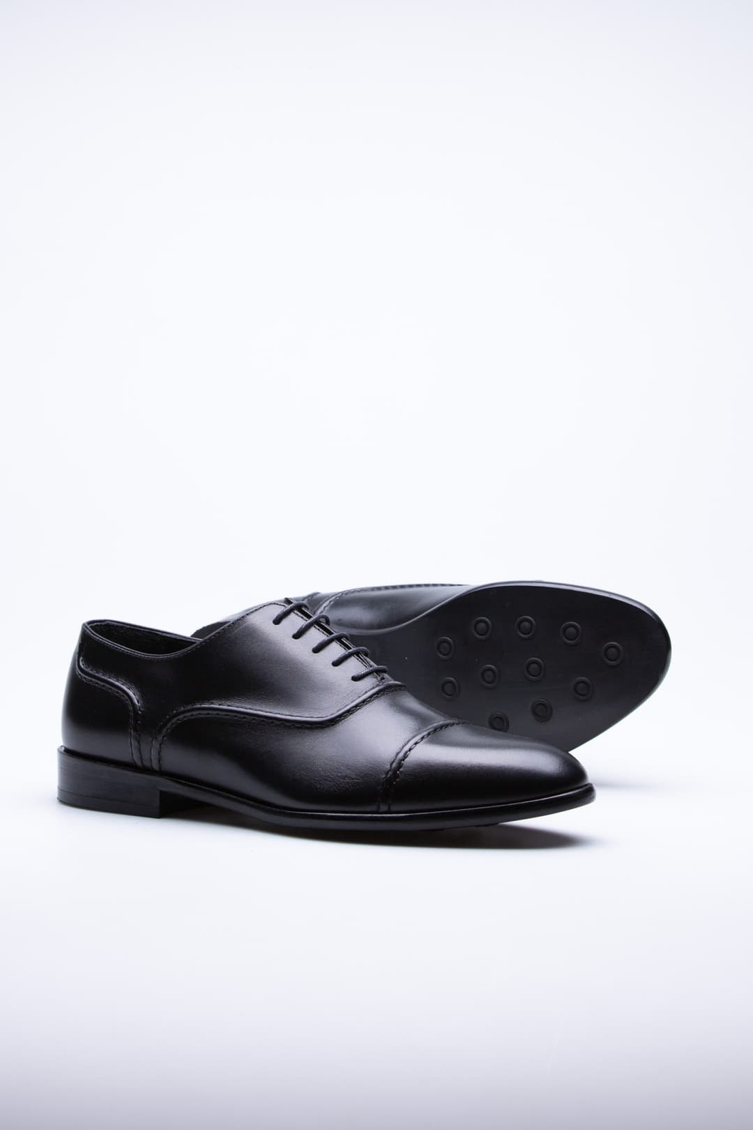 
                  
                    Black Cecilo
                  
                
