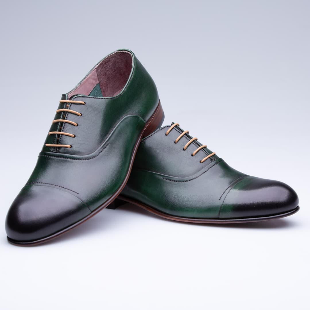 
                  
                    Olive Dapper
                  
                
