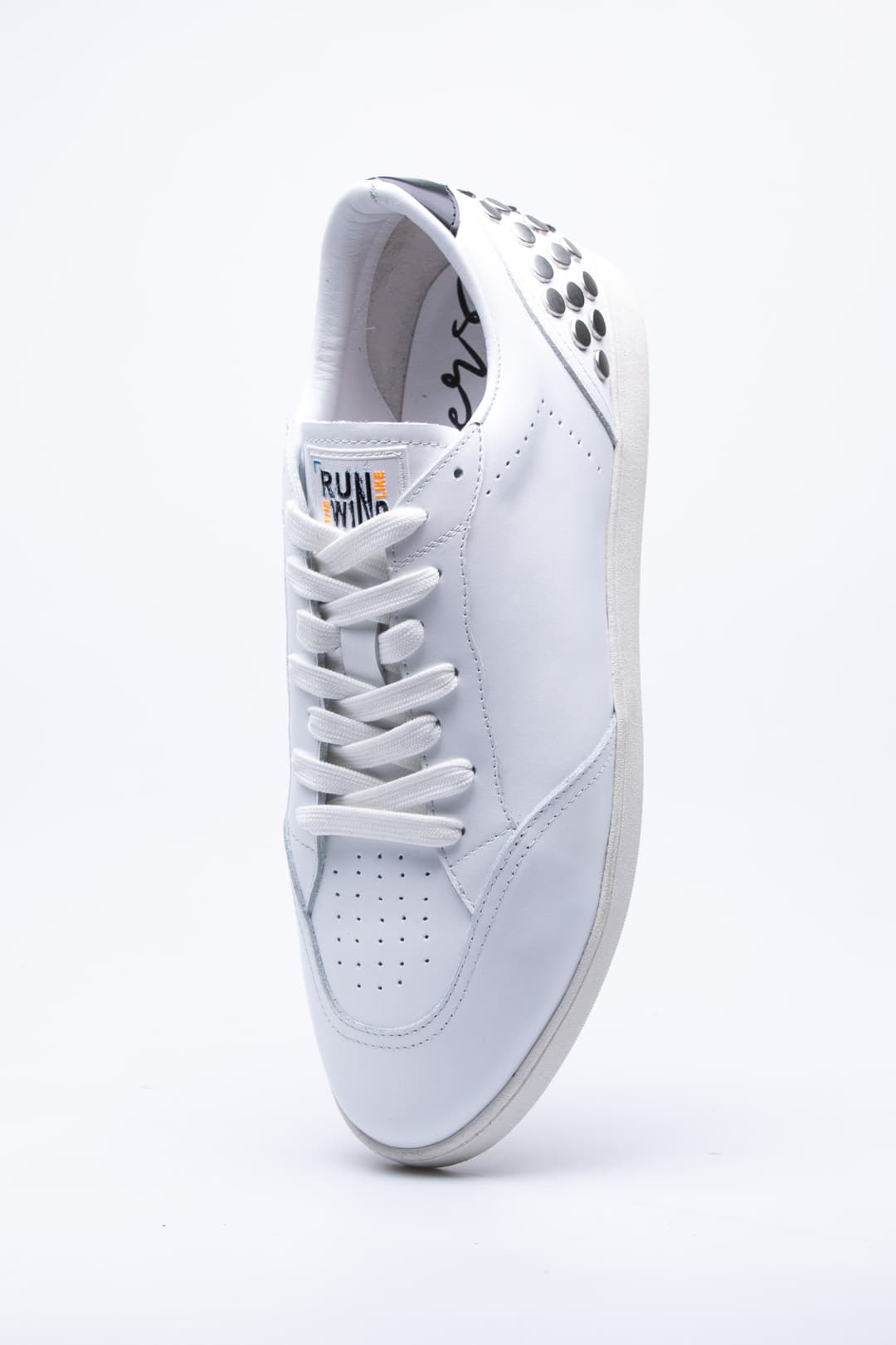 
                  
                    White Wendy
                  
                
