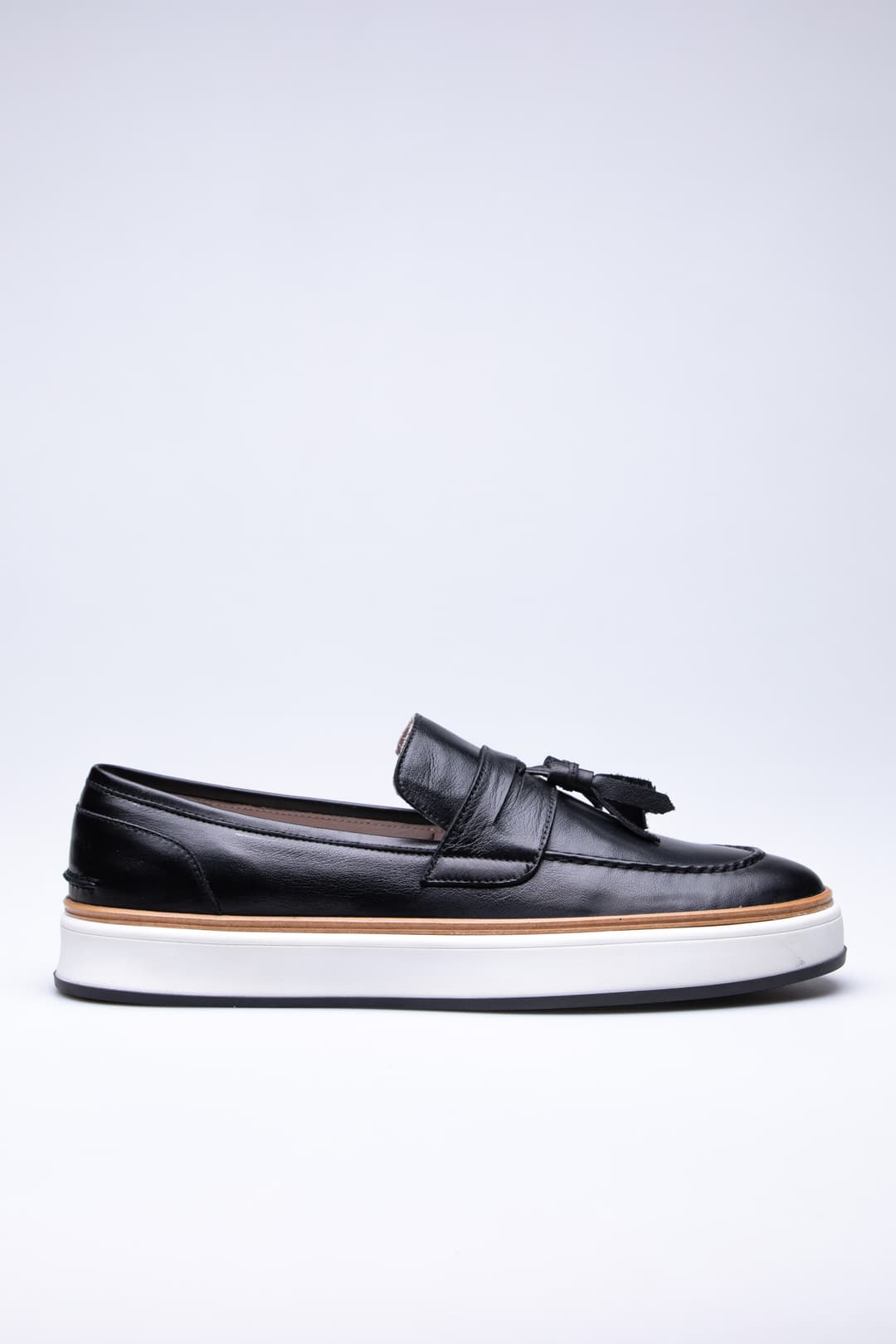 
                  
                    Black Alba
                  
                