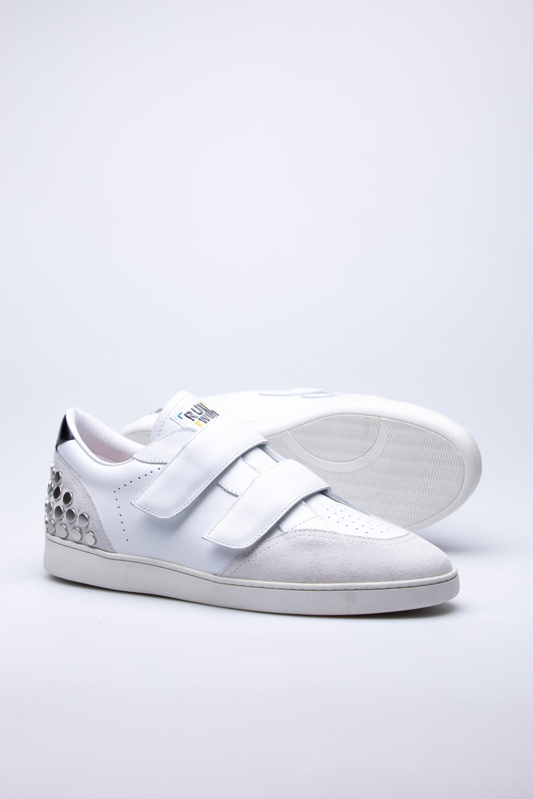 
                  
                    White Sandy
                  
                