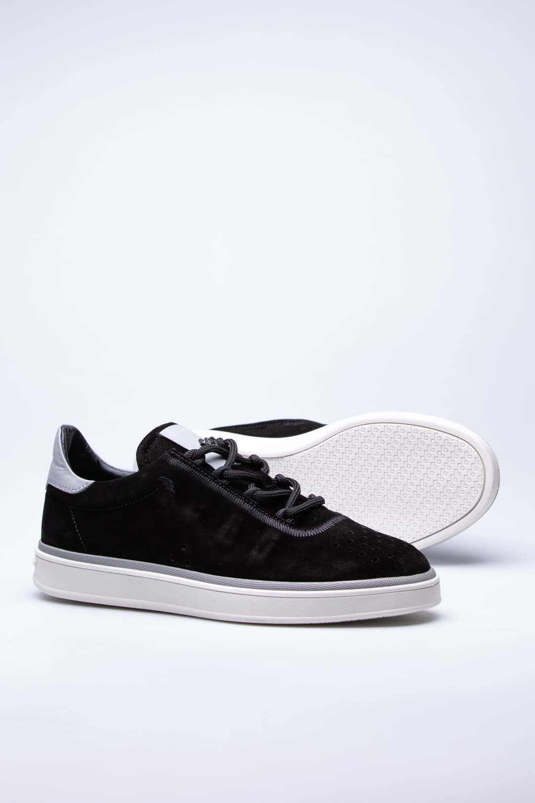
                  
                    Black Porto
                  
                