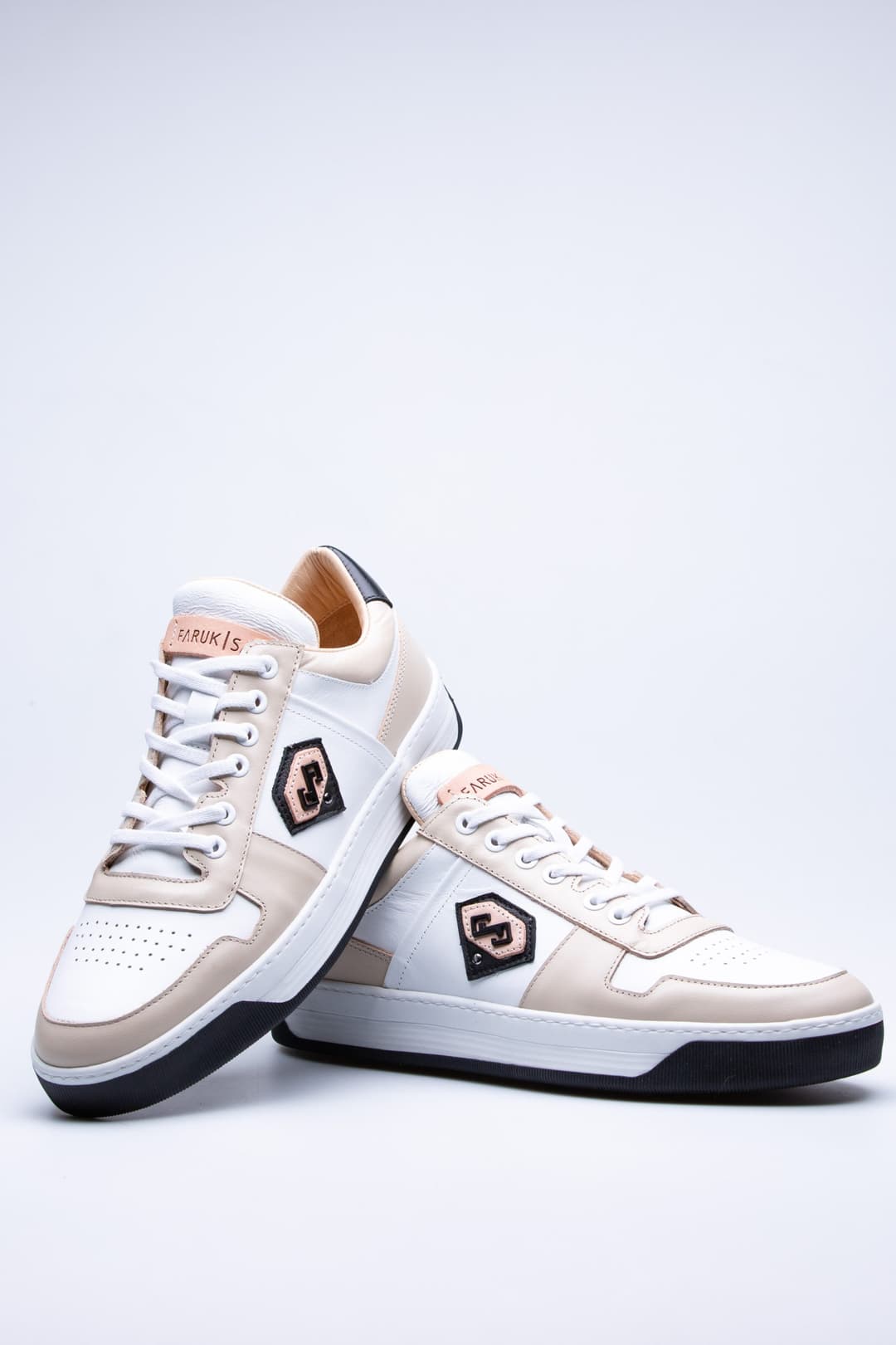 
                  
                    Beige Valda
                  
                