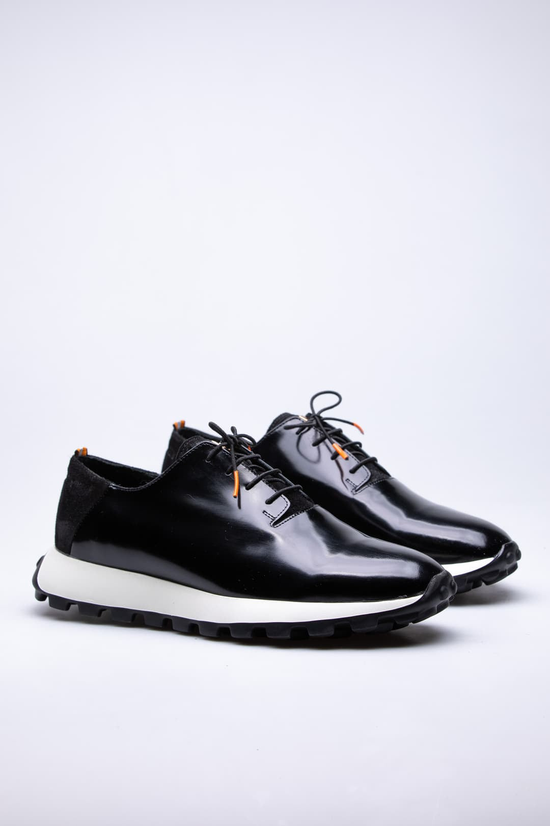 
                  
                    Black Wingtip
                  
                