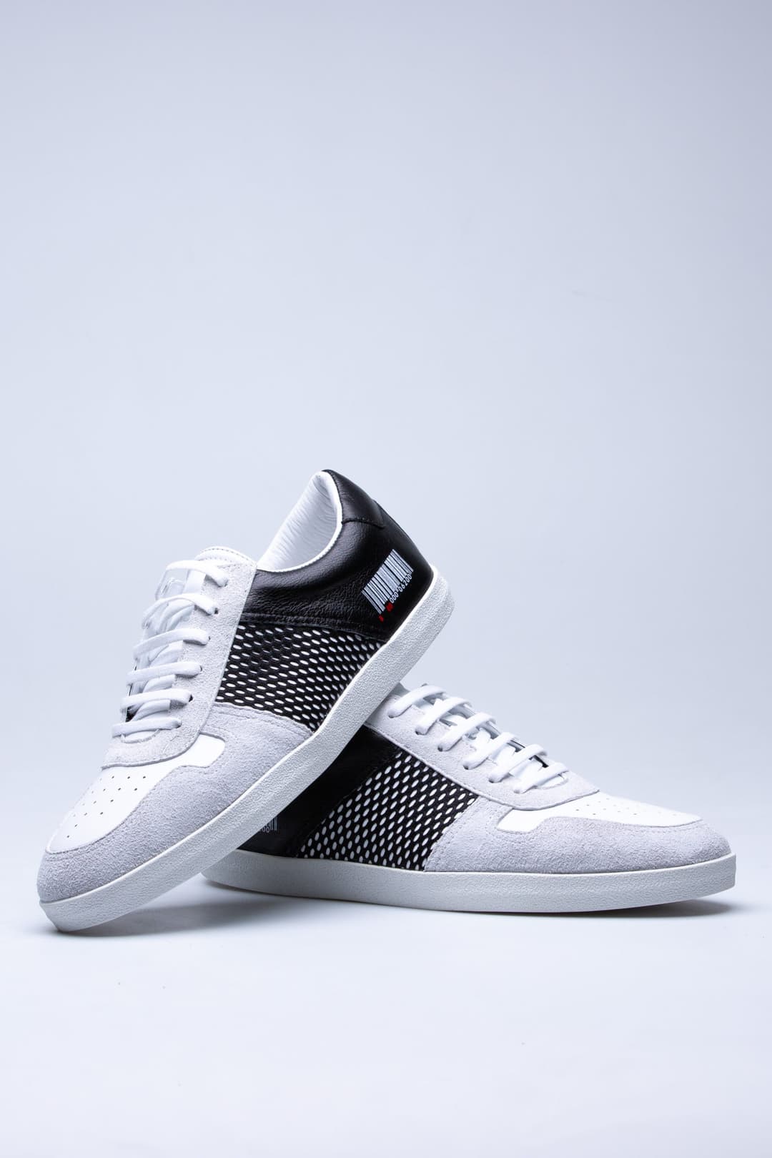 
                  
                    White Pall
                  
                