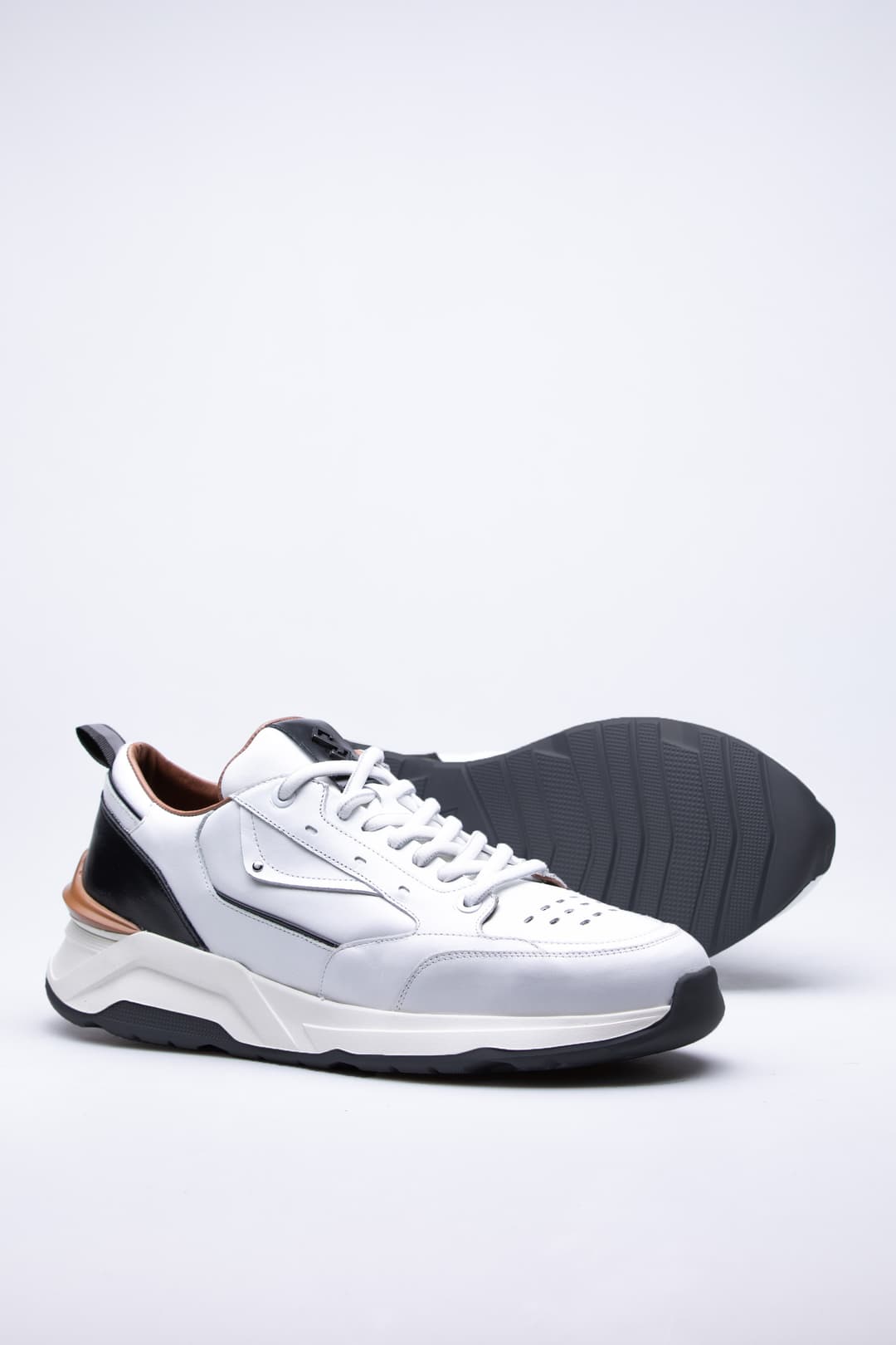 
                  
                    White Velix
                  
                