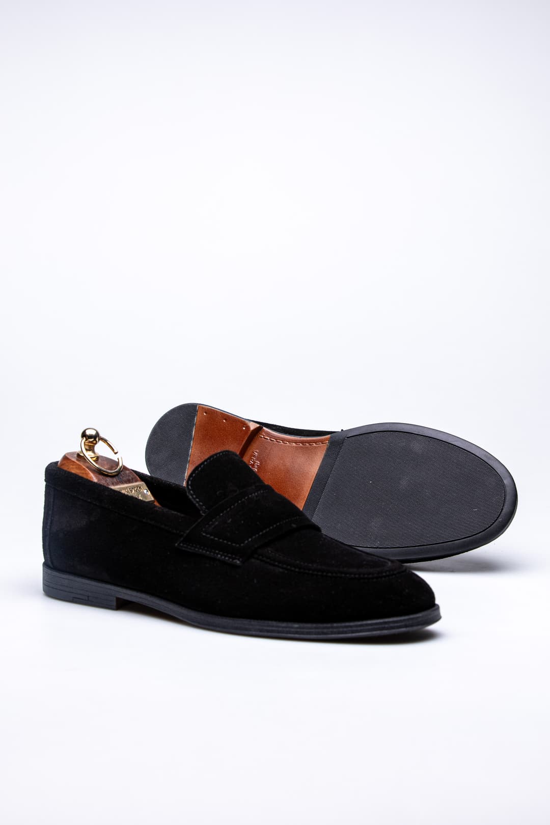 
                  
                    Suede Black Laven
                  
                