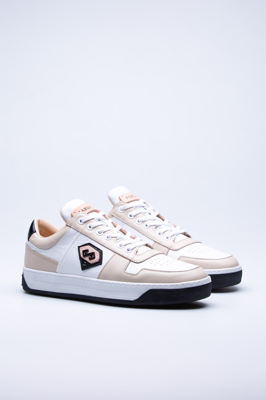 
                  
                    Beige Valda
                  
                