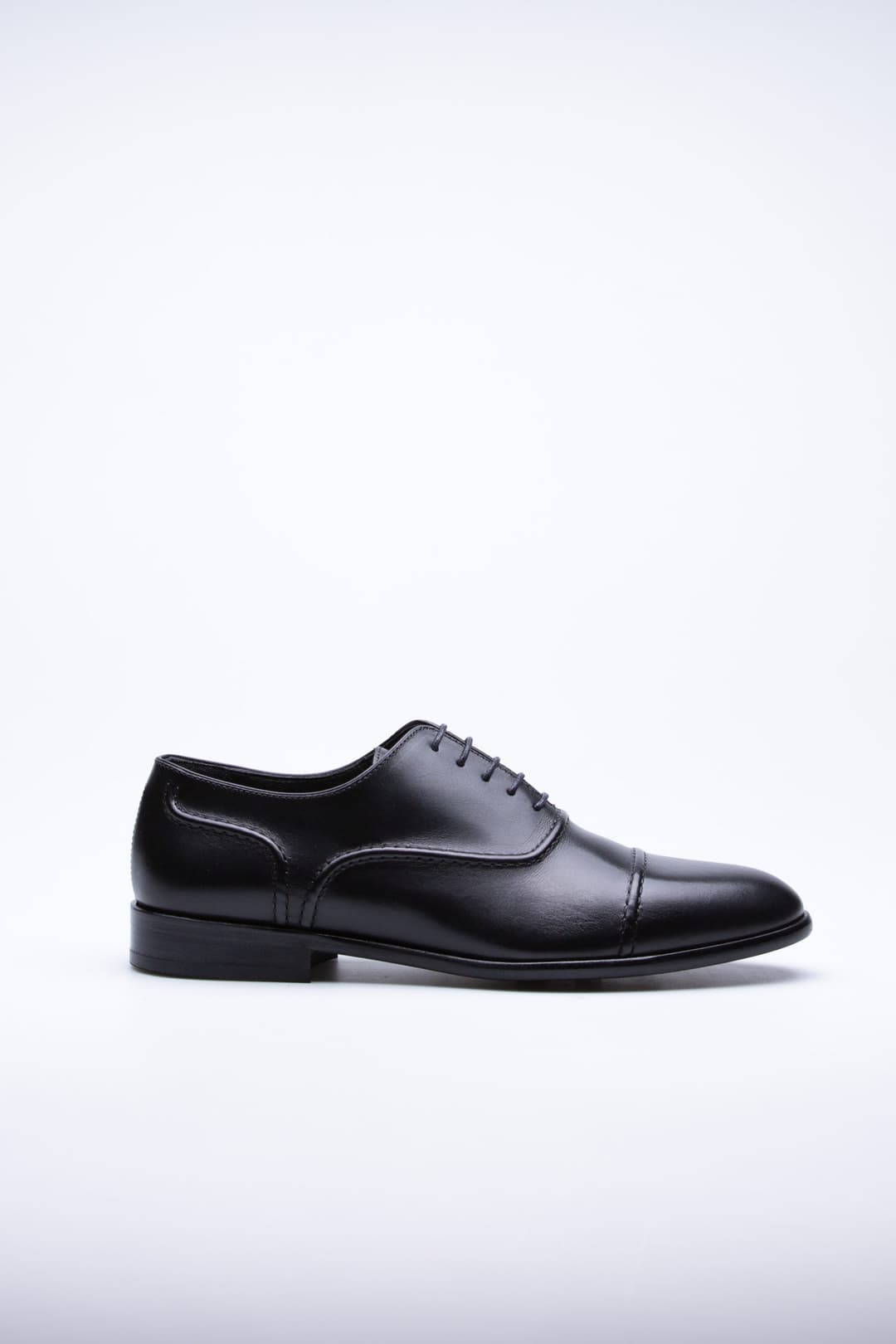 
                  
                    Black Cecilo
                  
                