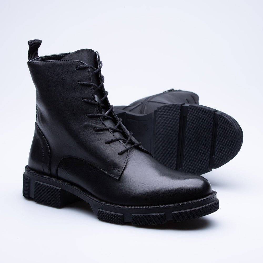 
                  
                    Black Dony Military Boots - OUTFITLIFT
                  
                