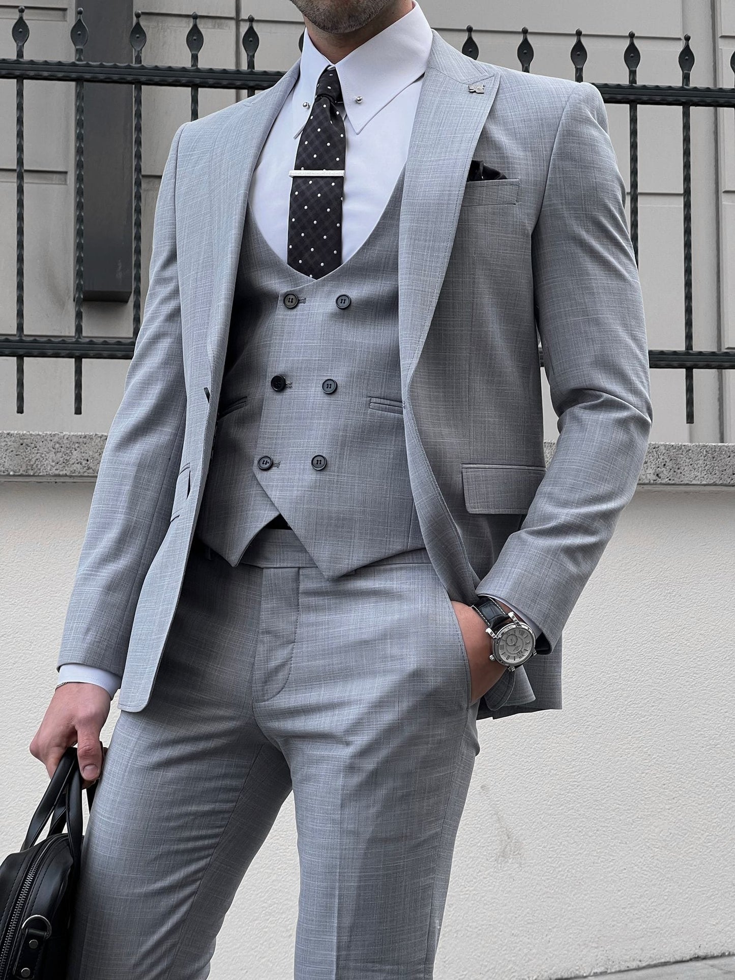 
                  
                    Slim Fit Pointed Collar Vest Gray Business Suit
                  
                