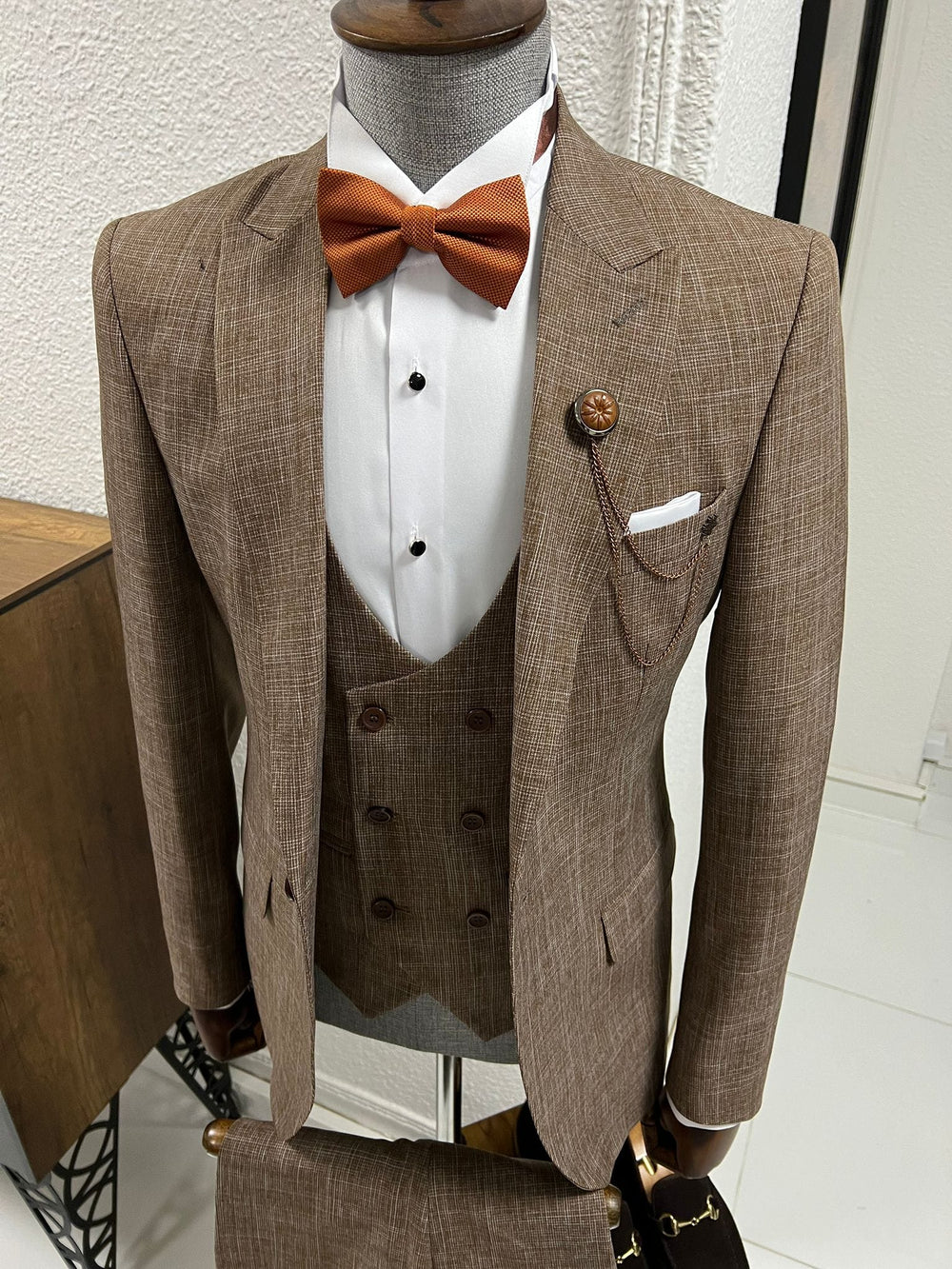 Slim Fit Pointed Collar Brown Tuxedo Vest Suit