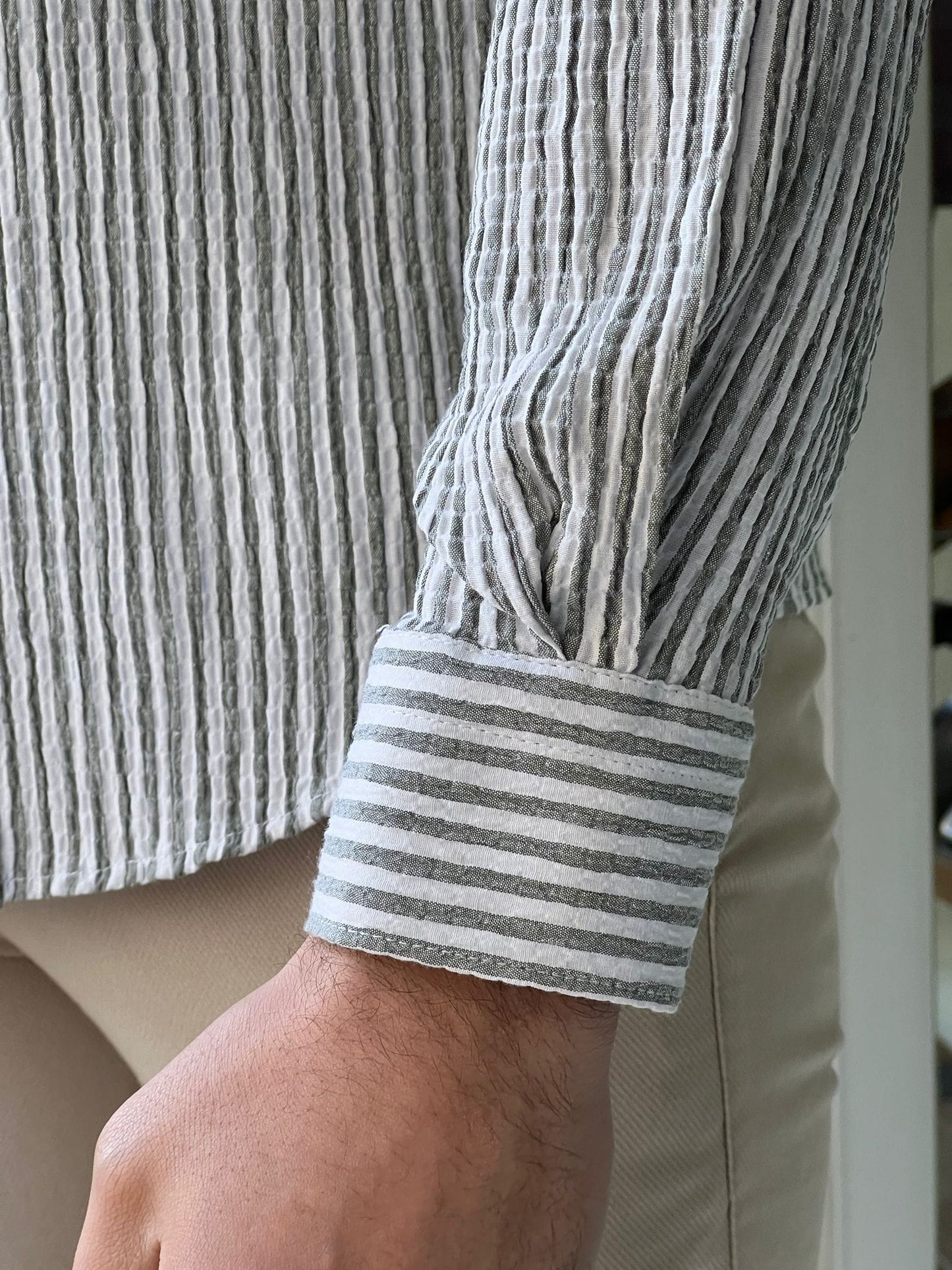 
                  
                    Slim Fit Foldable Sleeve Seersucker Khaki Shirt - OUTFITLIFT
                  
                