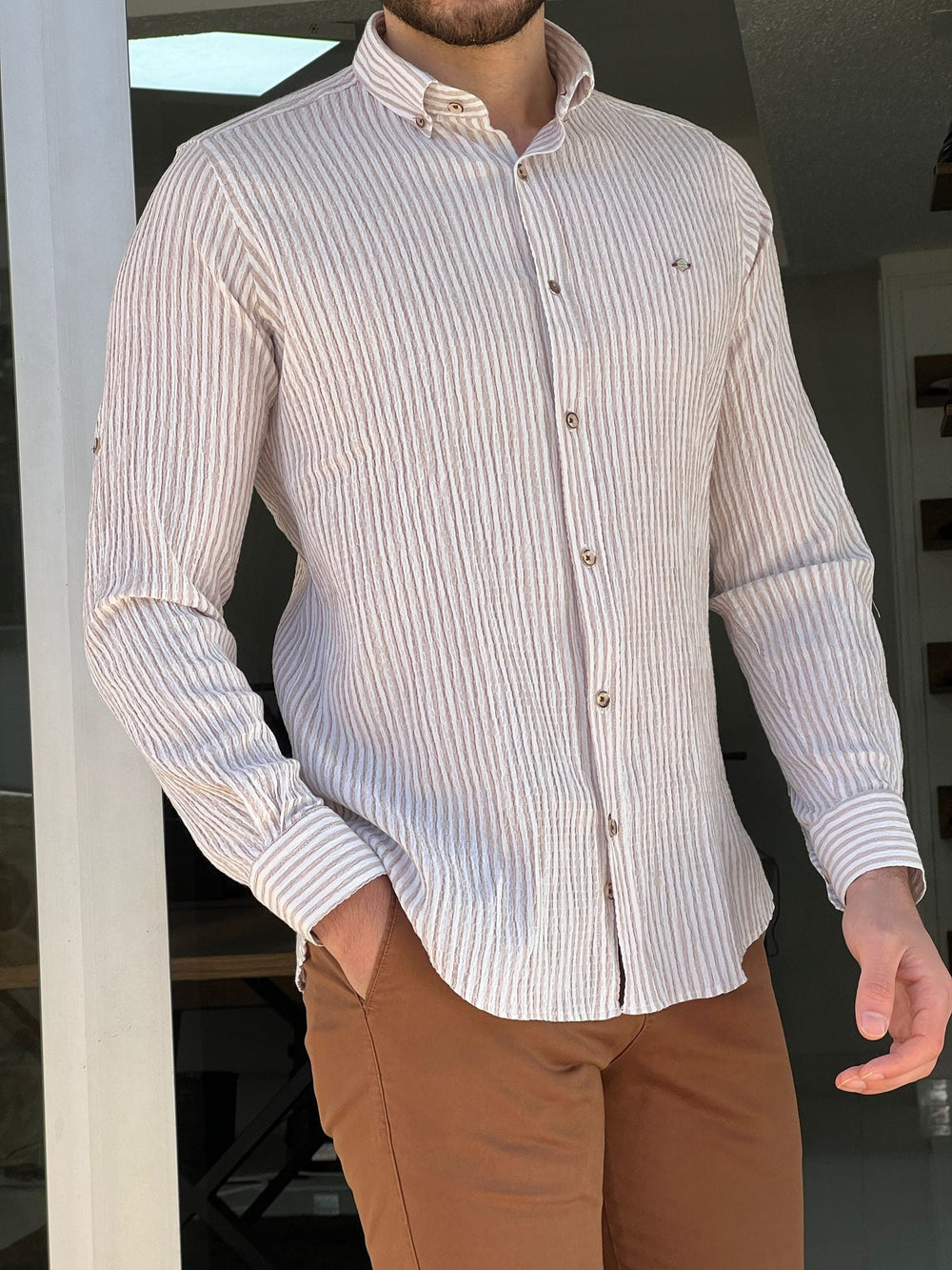 Slim Fit Foldable Sleeve Seersucker Beige Shirt - OUTFITLIFT