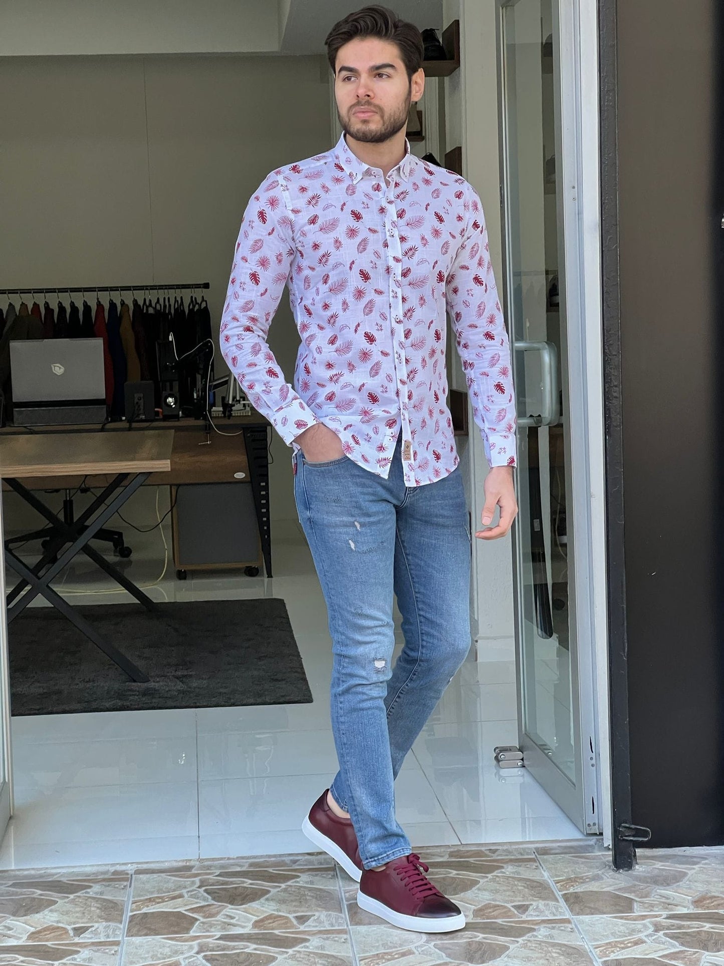 
                  
                    Slim Fit Leaf Pattern Claret-red Cotton Shirt - OUTFITLIFT
                  
                