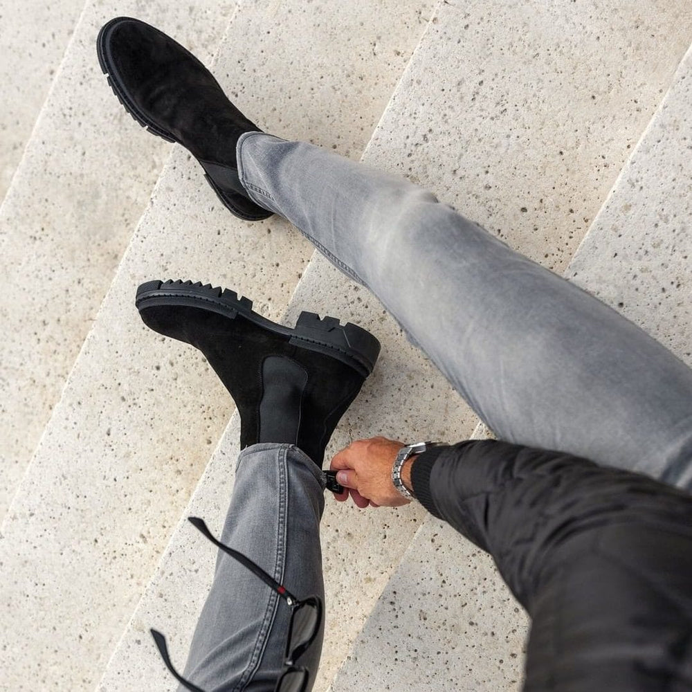 
                  
                    Black Alov Chelsea Boots - OUTFITLIFT
                  
                