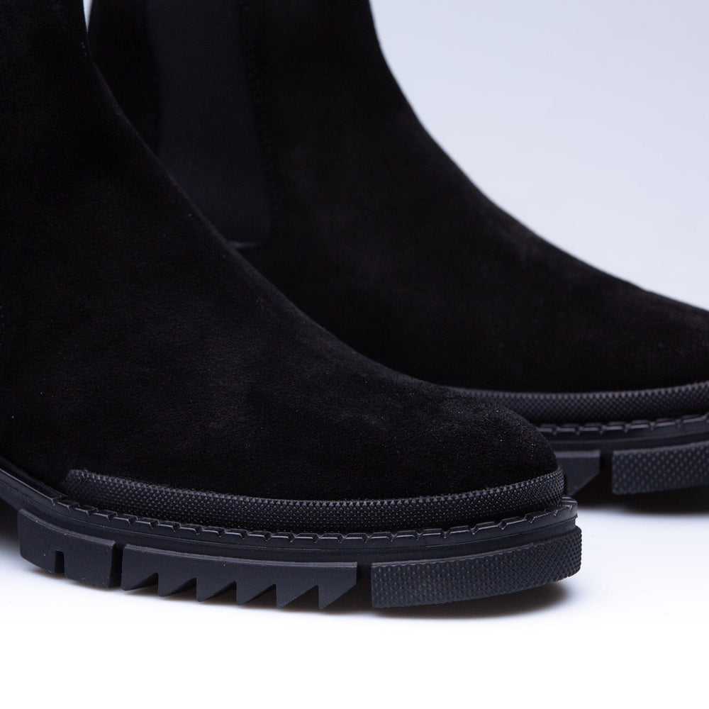 
                  
                    Black Alov Chelsea Boots - OUTFITLIFT
                  
                